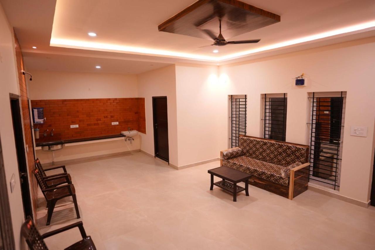Melody Inn Luxury Home Stay يركواد الغرفة الصورة